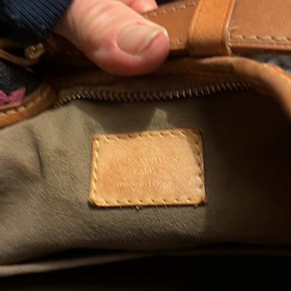 LOUIS VUITTON
Monogram Multicolor Chrissie Black - Picture 12 of 14